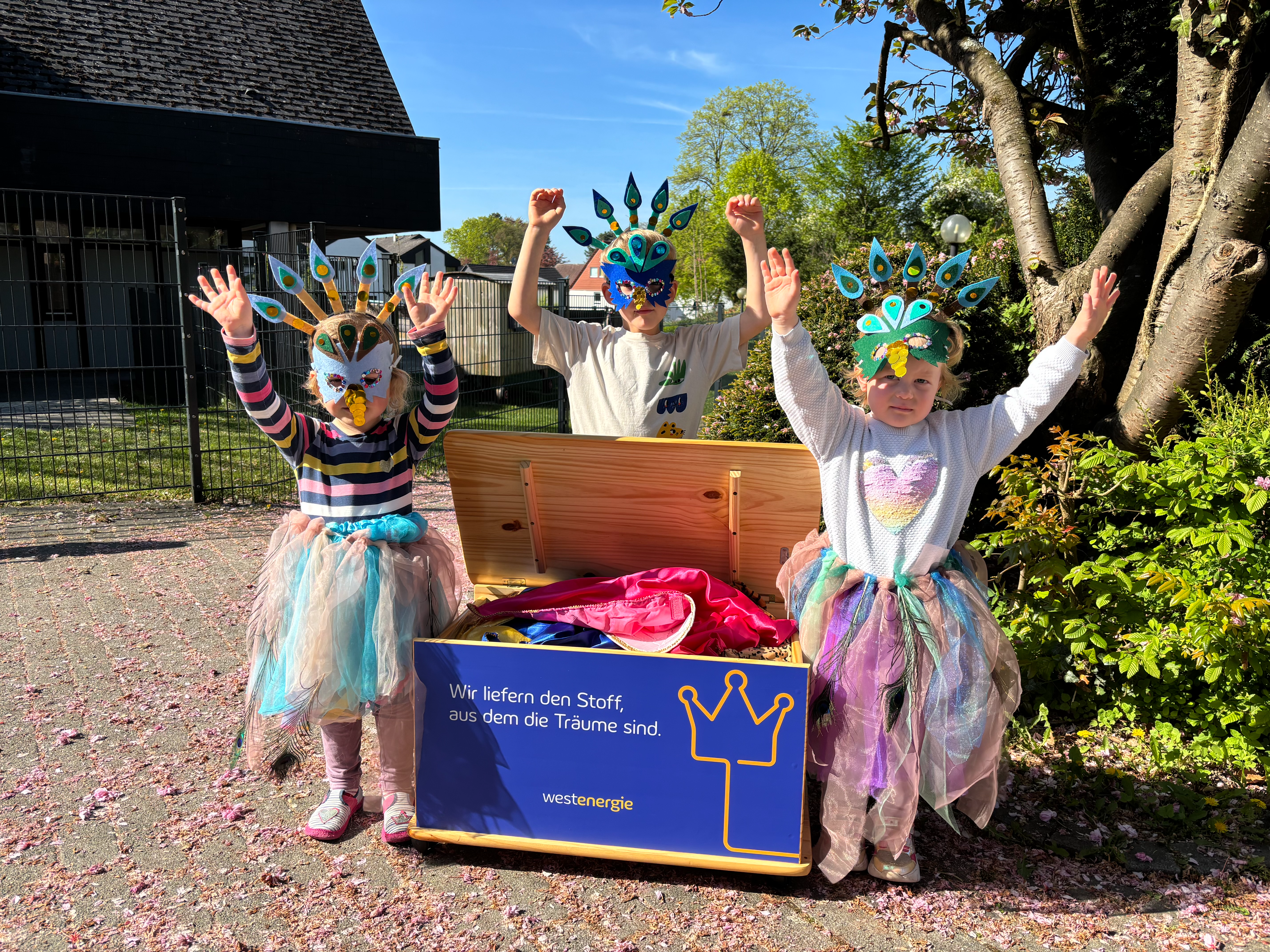 250430_Kindergarten Flohzirkus Möhnesee e.V. gewinnt Westenergie Theaterkiste.jpg