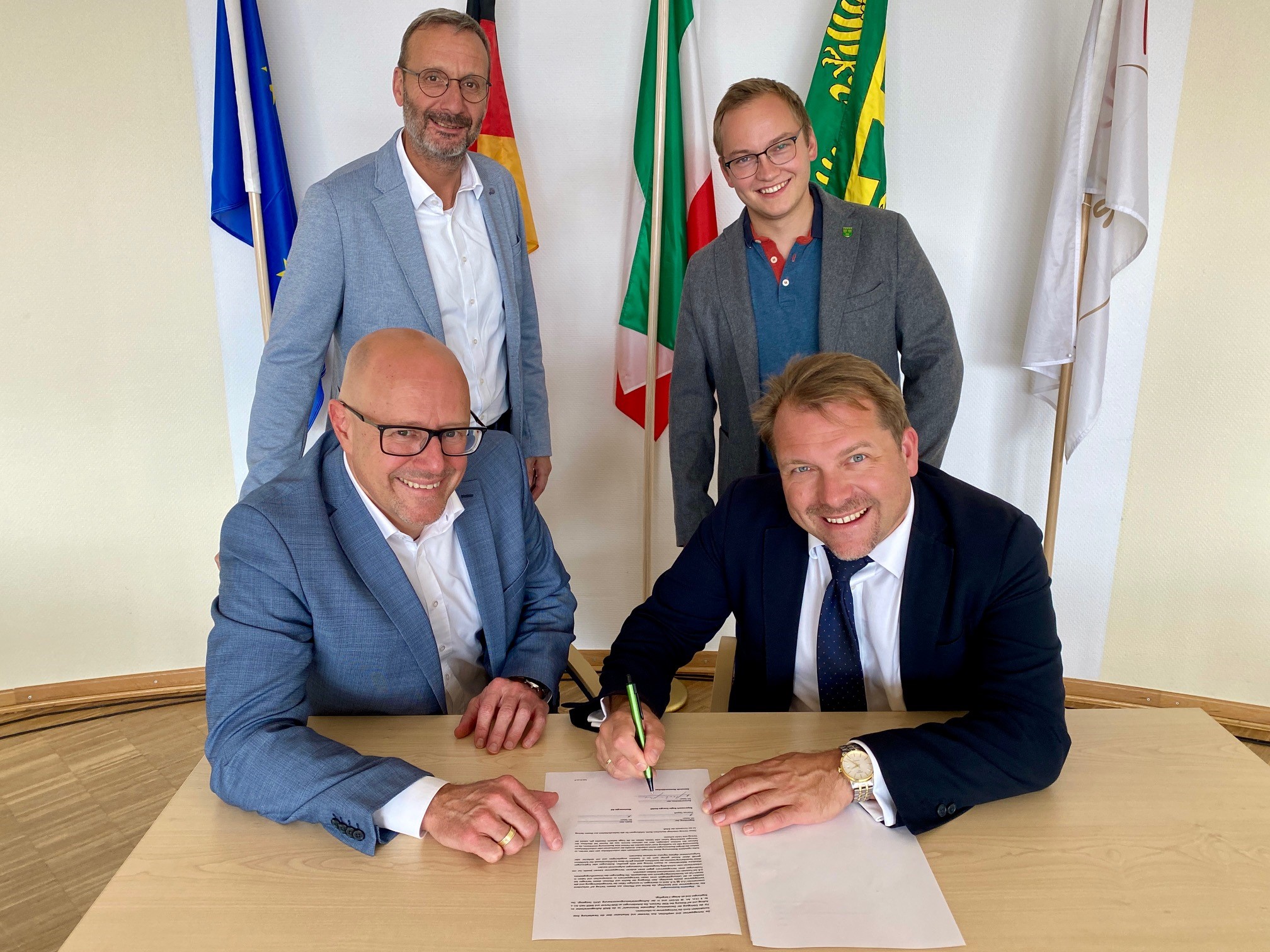240924 Foto Vertragsunterzeichnung Rommerskirchen.jpg