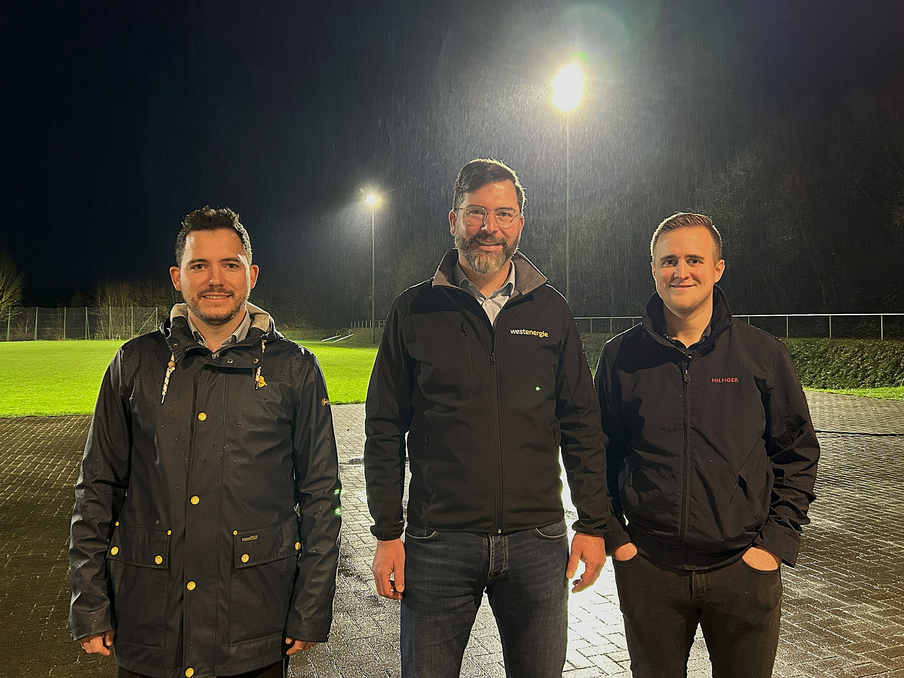 241128 Foto Baustert Sportplatz Flutlichtanlage.jpg