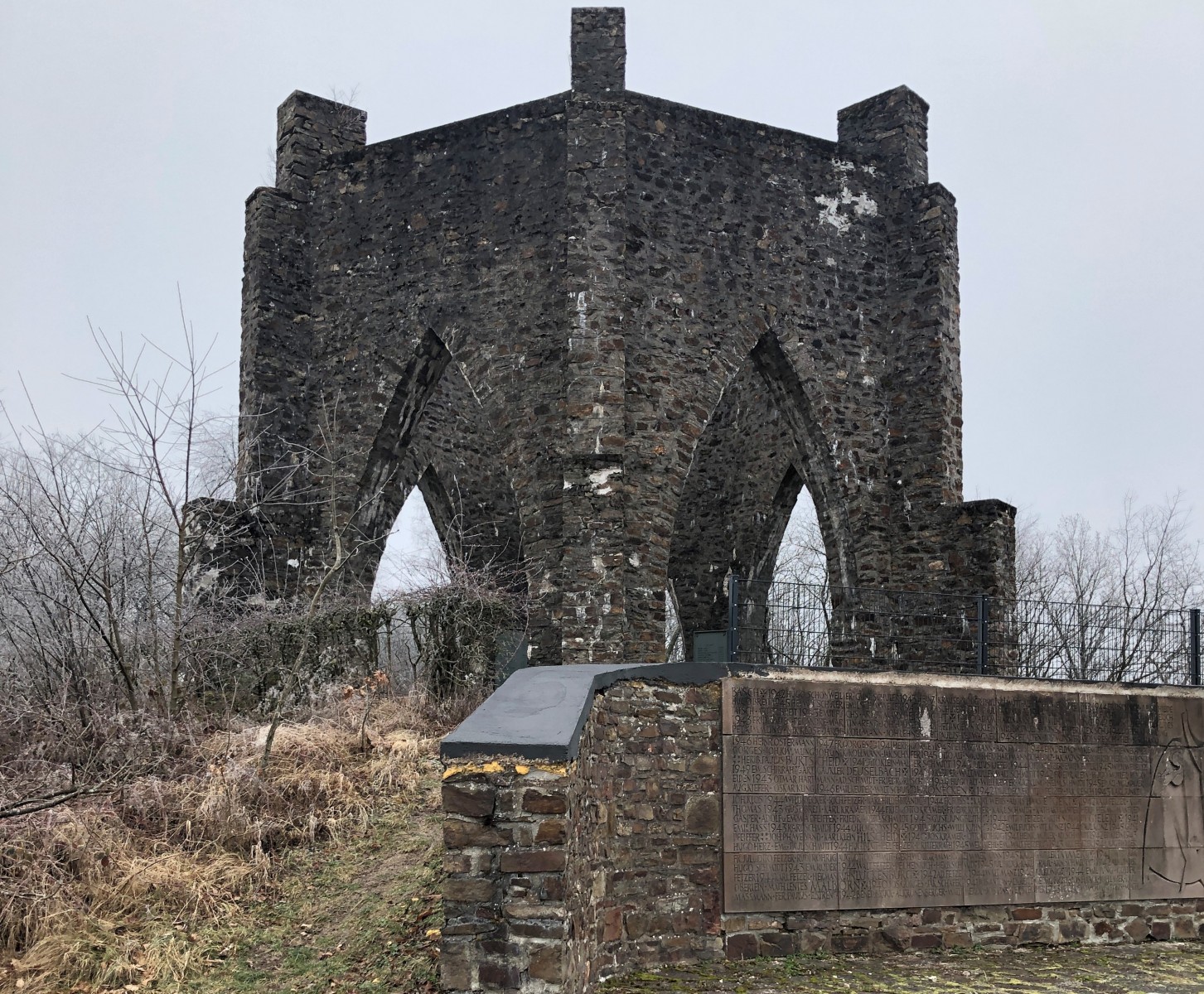 1920_220127-foto-westenergie-thalfang-denkmal.jpg
