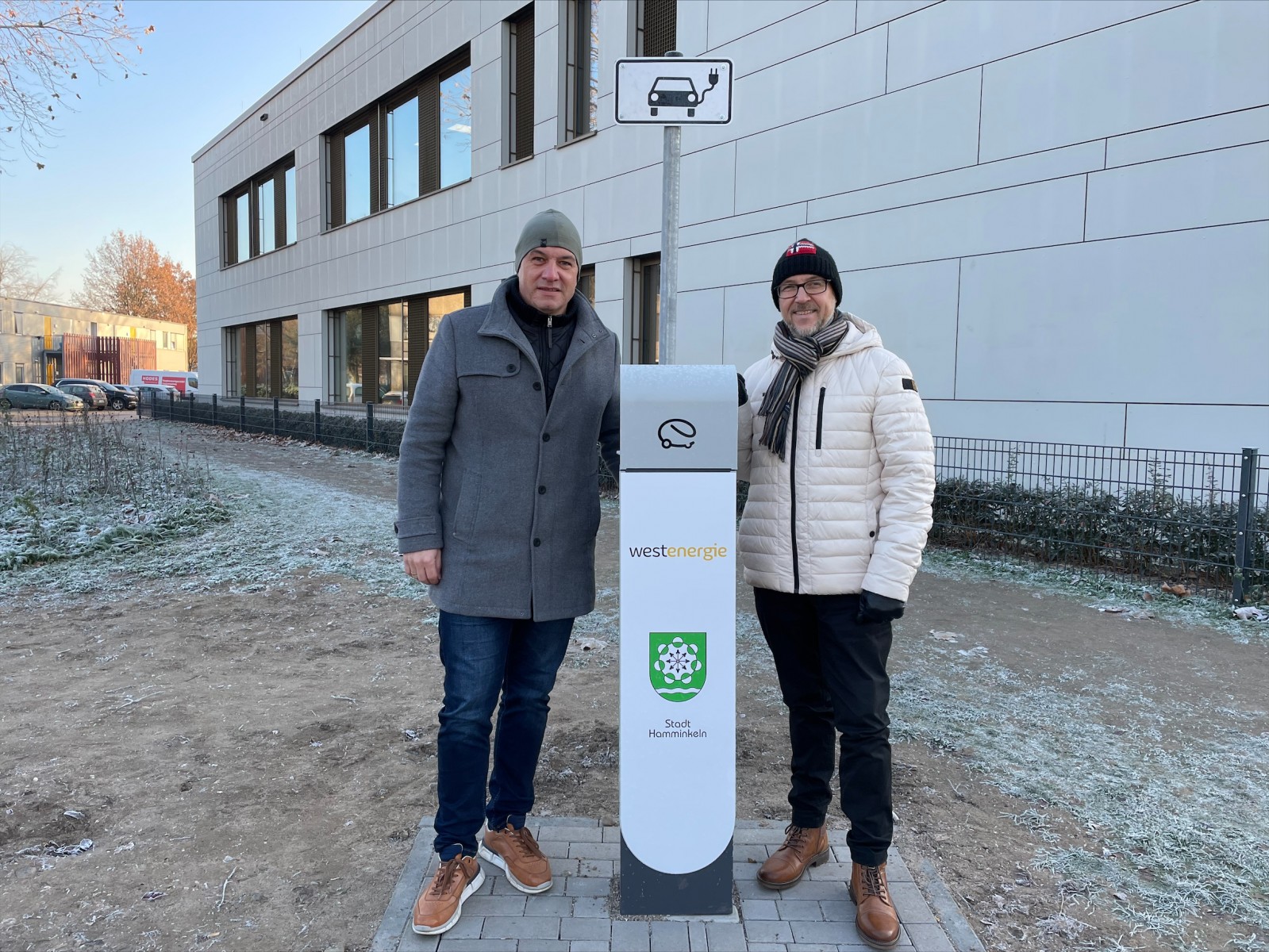 1920_22-12-15-pmwestenergiee-autoladesaumlulenhamminkeln.jpeg
