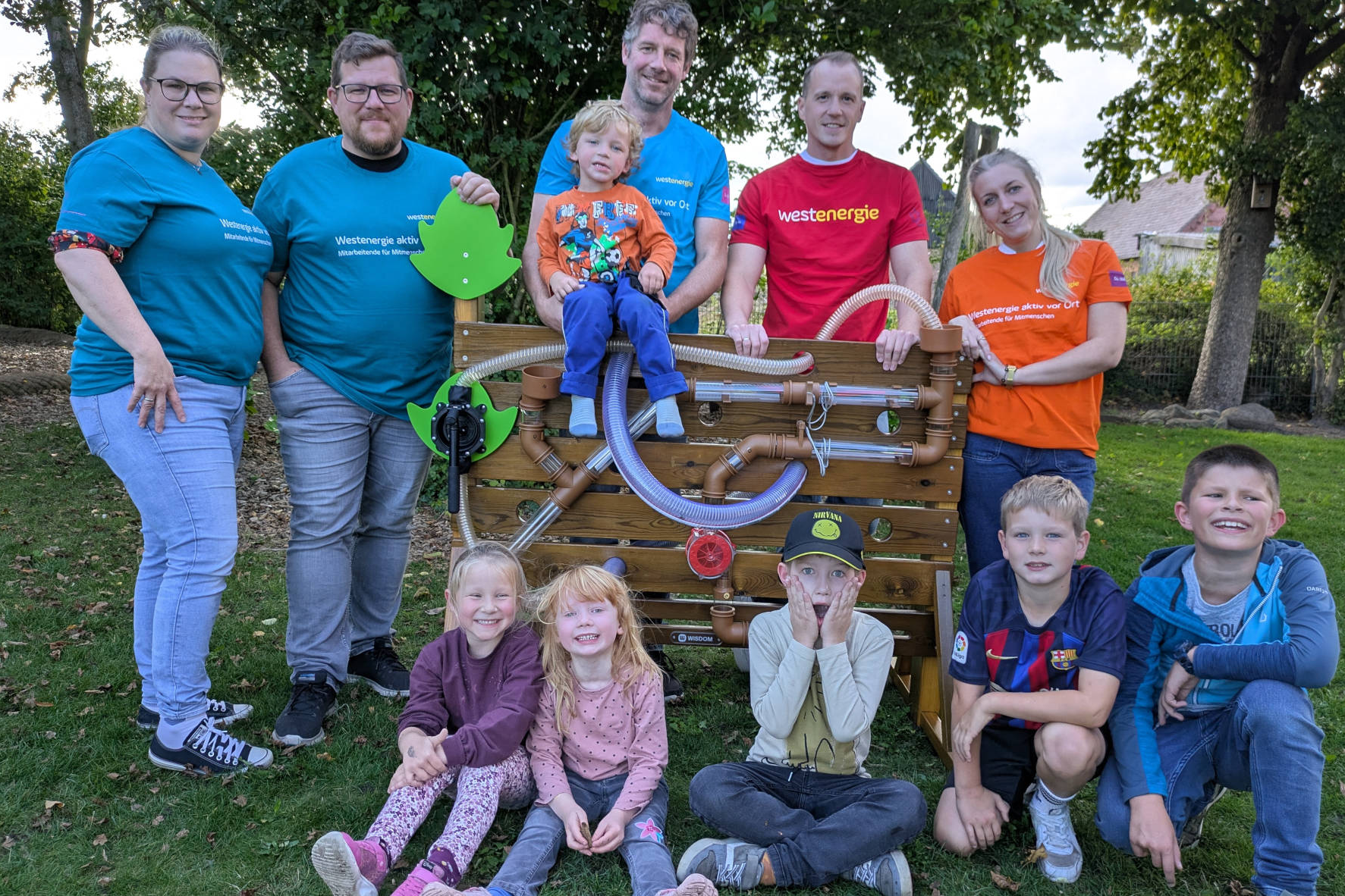 Bild zum Artikel: Ehrenamtliches Engagement in Rheine: Janusz-Korczak-Kindergarten freut sich über Outdoor-Wasserwand