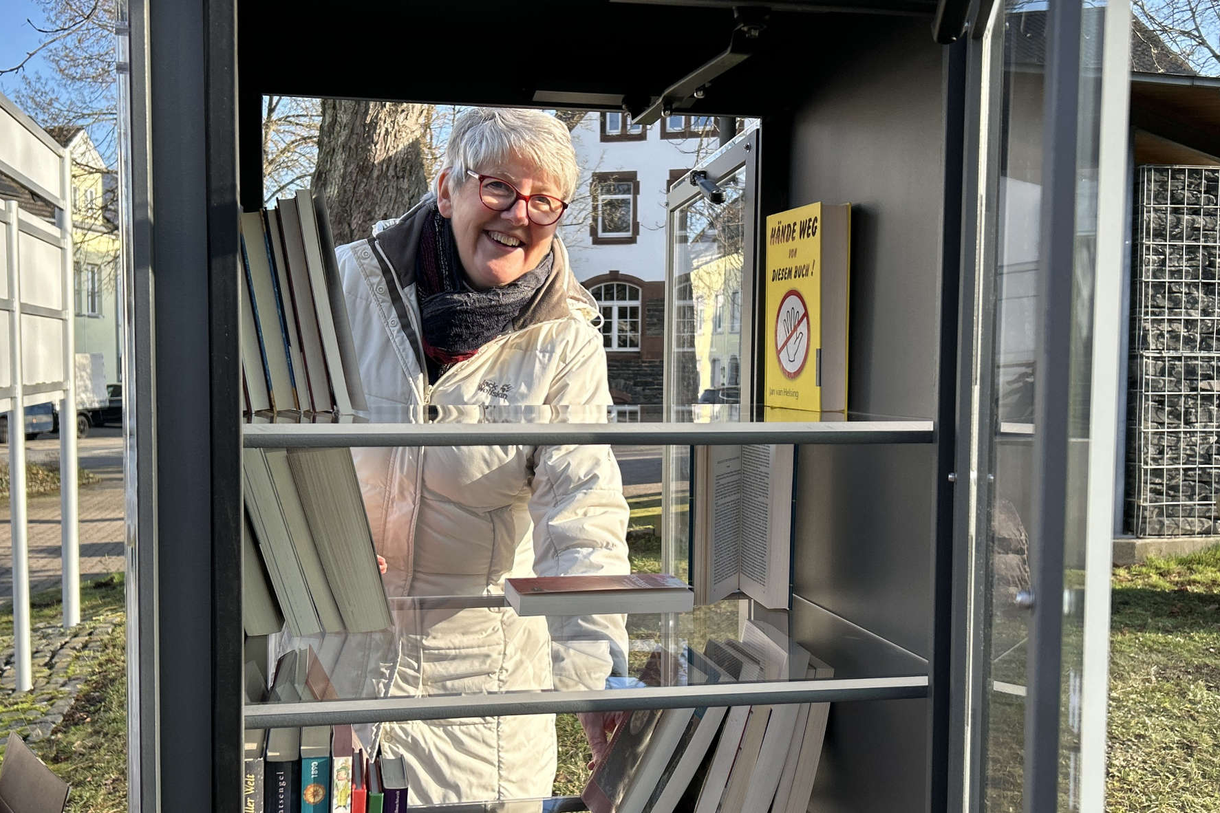 Ayl Westenergie Bücherschrank 2.jpg