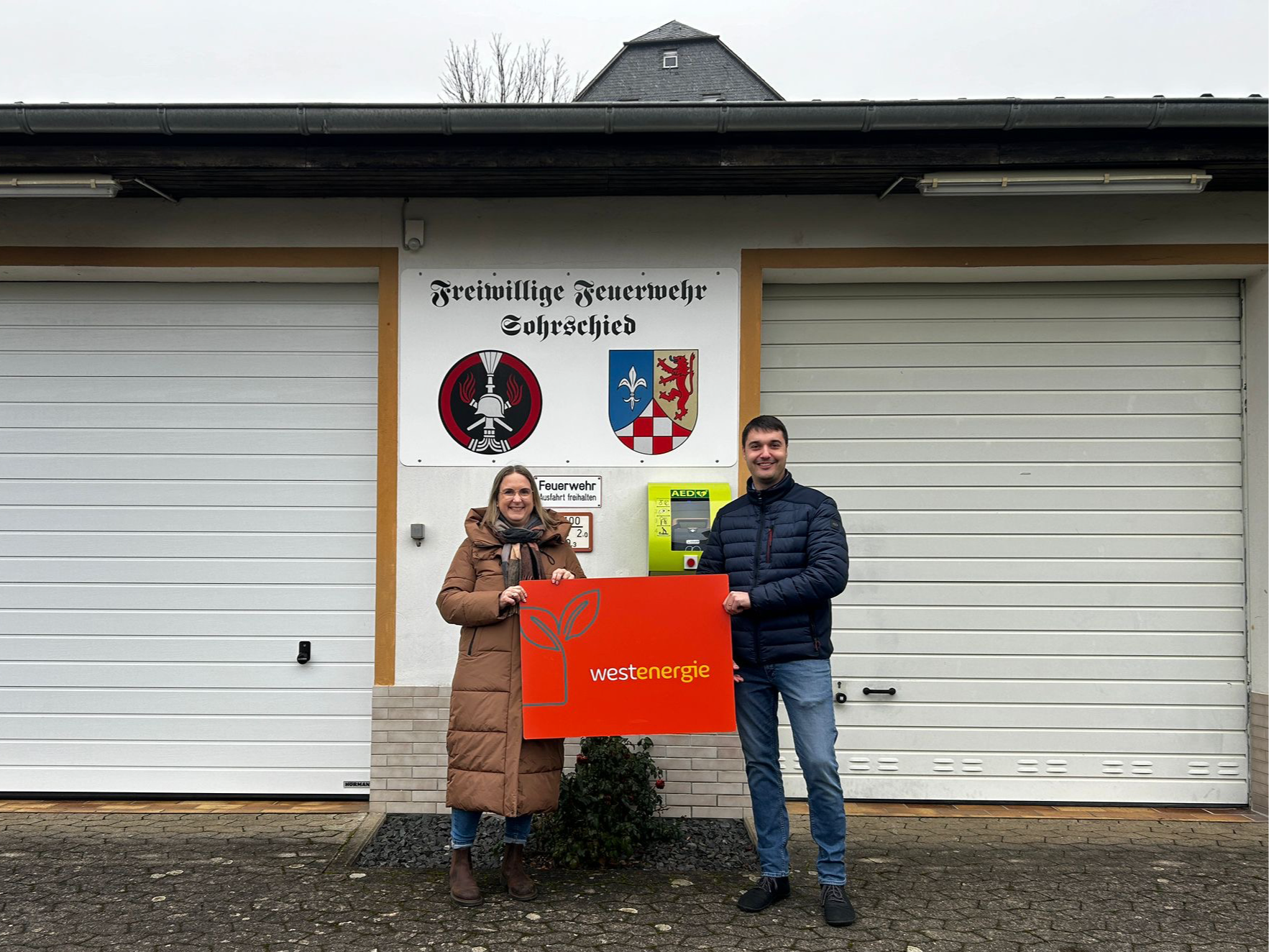 241213 We Defibrillator Sohrschied - Schild.jpg