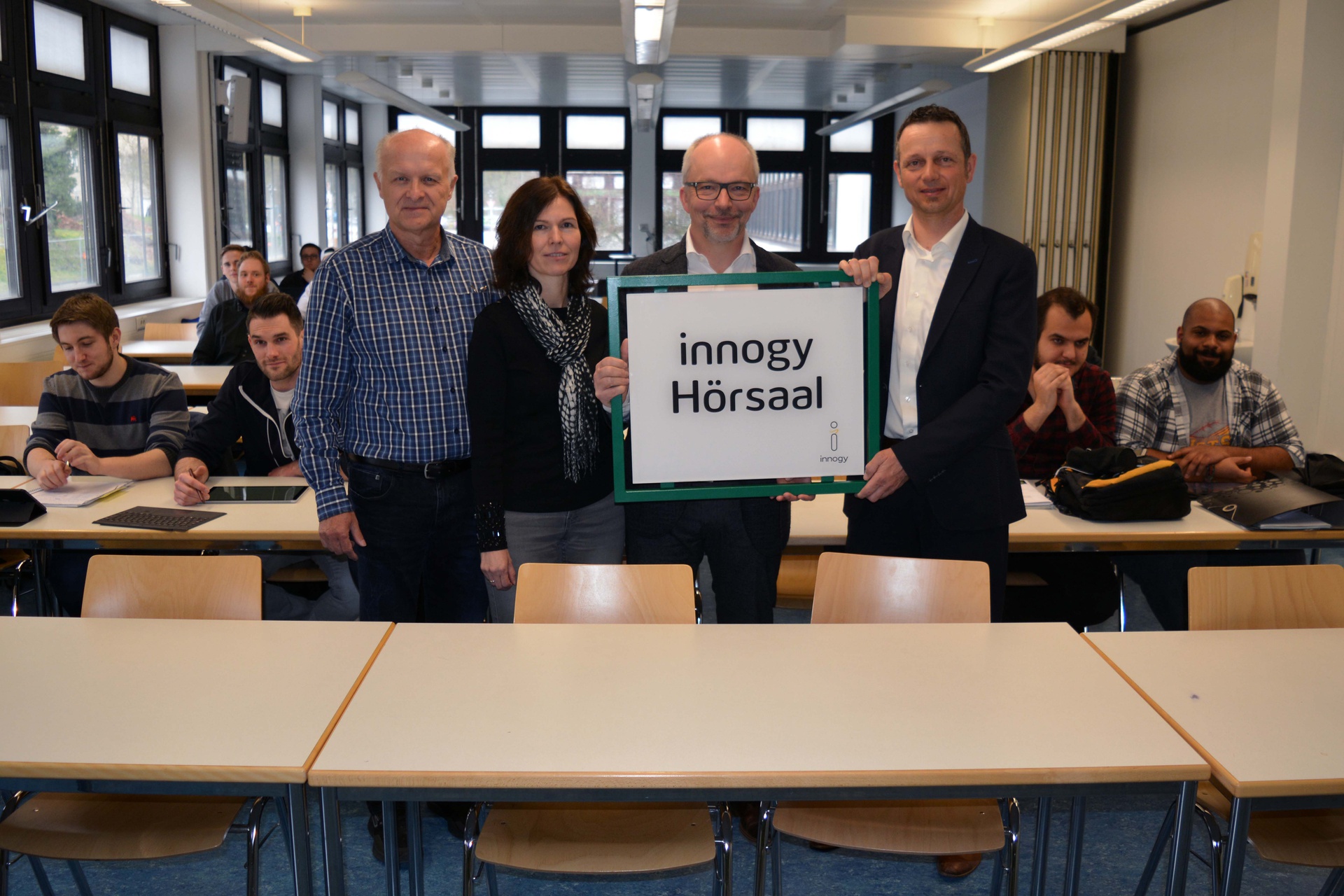 1920_180404-foto-innogy-houmlrsaal-hochschule-trier-359005.jpg