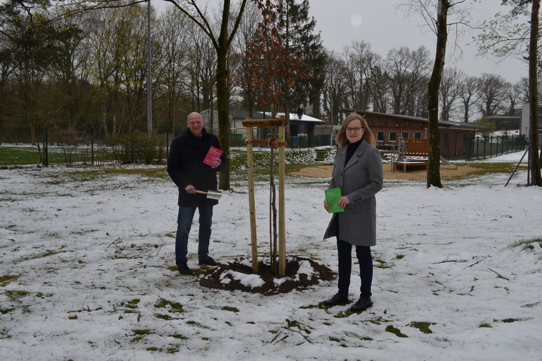 1920_20220405-bild-westenergieaktion-1000-klimabaumlume-freren.jpg