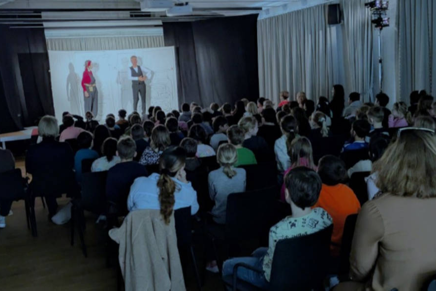 Bild zum Artikel: Auf den Spuren von Energie und Stromverbrauch – Westenergie lädt Kinder in Nordwalde ins 3malE Energietheater ein