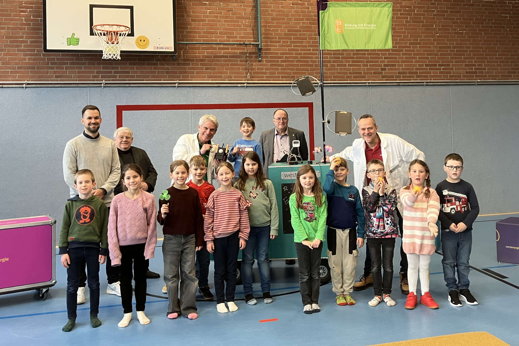 Bild zum Artikel: Forschergeist on Tour: Drei Grundschulen der Verbandsgemeinde Adenau im Experimentierfieber