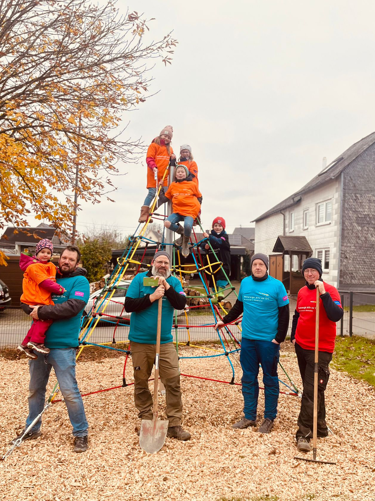 241125 We aktiv vor Ort - Spielplatz Niedersohren.jpg