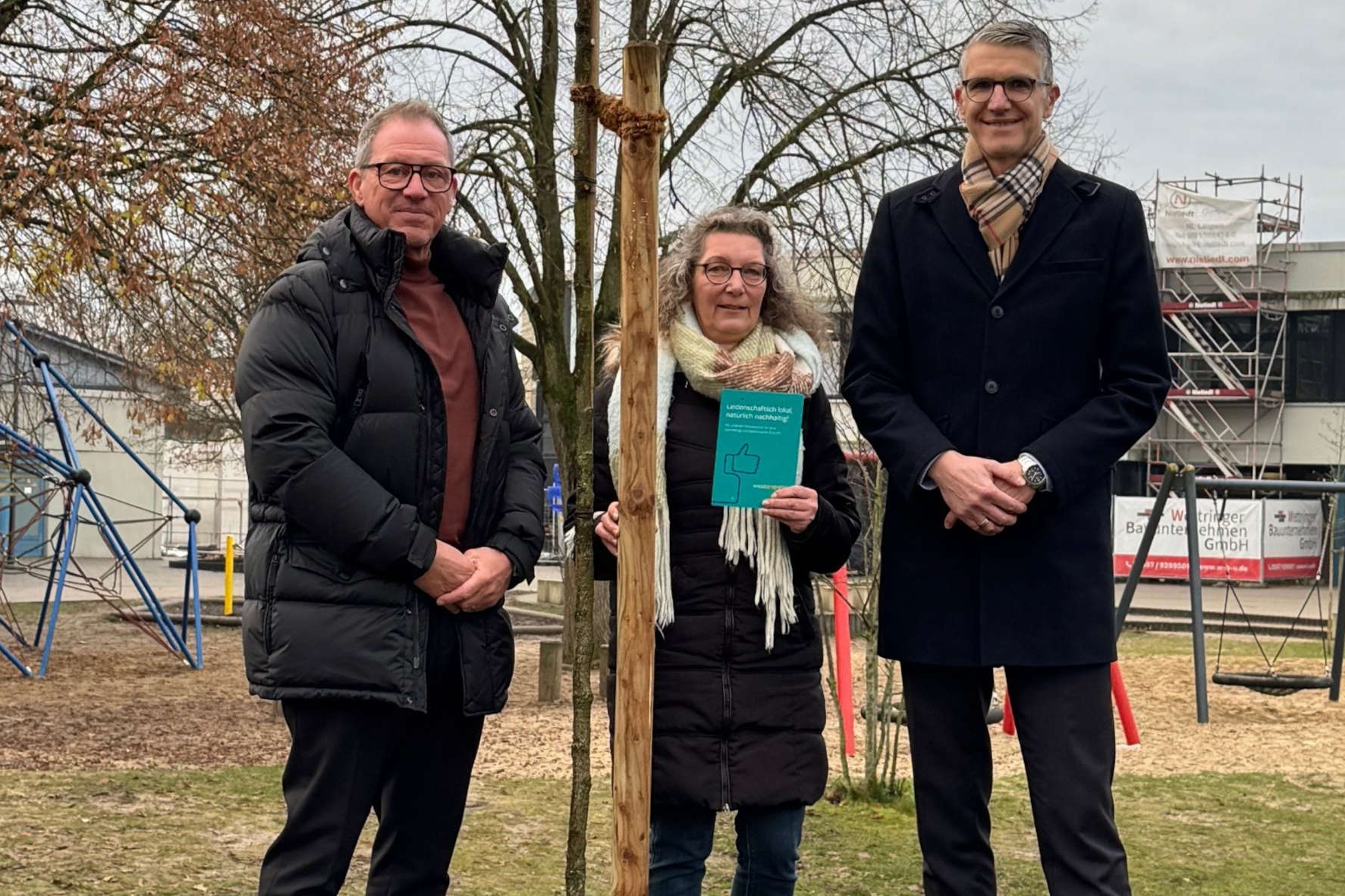 Bild zum Artikel: Westenergie und Gemeinde Wettringen pflanzen Klimabäume