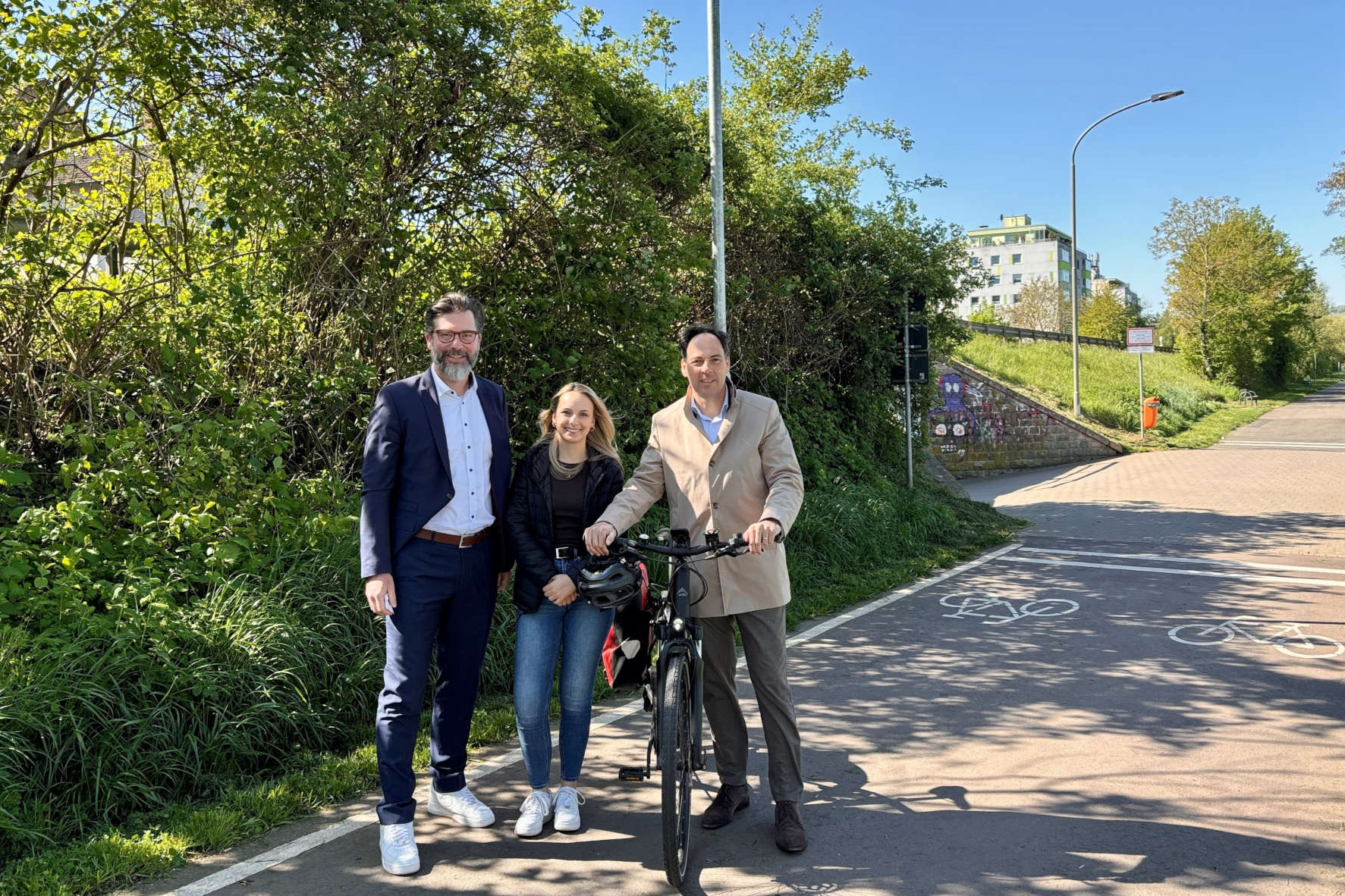 Bild zum Artikel: Mitlaufendes Licht: Klimafreundliche Beleuchtung für den Moselradweg in Konz