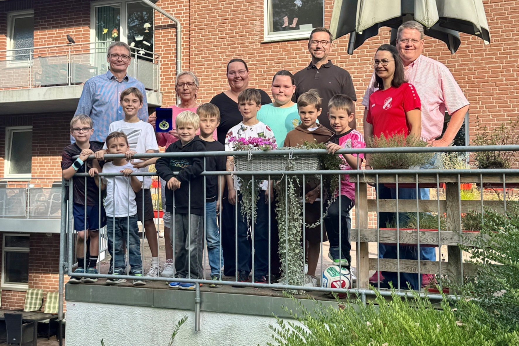Bild zum Artikel: Projekt für generationsübergreifende Begegnungen belegt den ersten Platz beim Westenergie LokalStars-Award