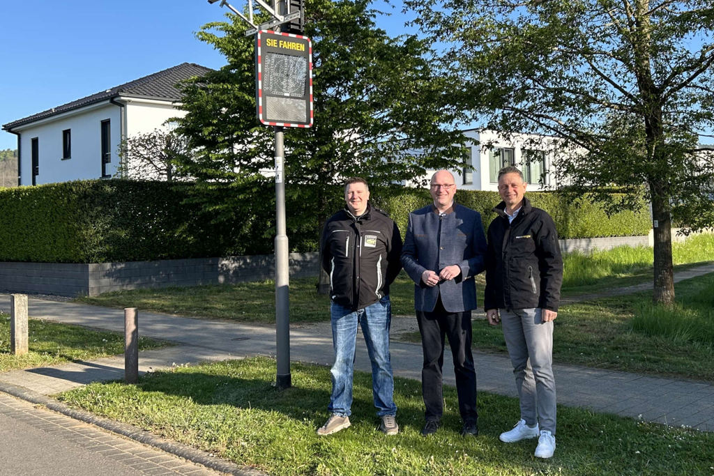 Bild zum Artikel: Neue Geschwindigkeitsanzeigen in Schweich setzen ein Zeichen für mehr Verantwortung im Straßenverkehr