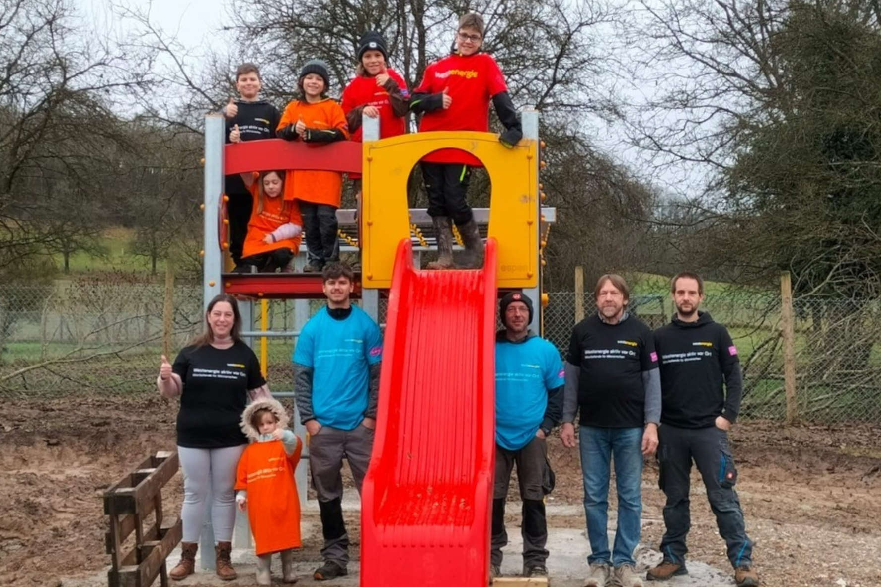 Bild zum Artikel: Neuer Spiel- und Kletterturm auf dem Spielplatz in Ließem