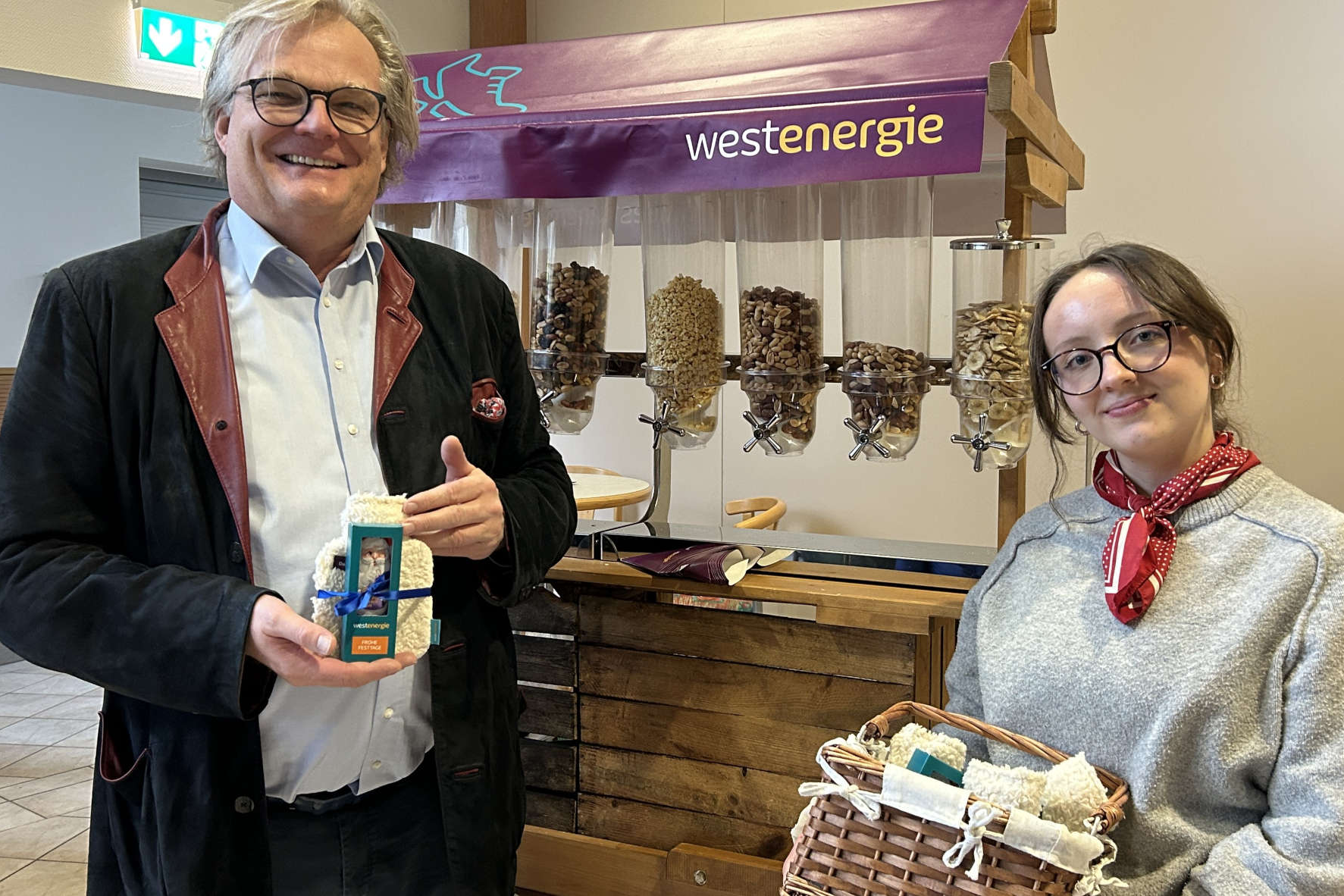 Bild zum Artikel: Weihnachtsaktion von Westenergie bei Märchenkonzert der musik:landschaft westfalen in Reken bringt strahlende Kinderaugen