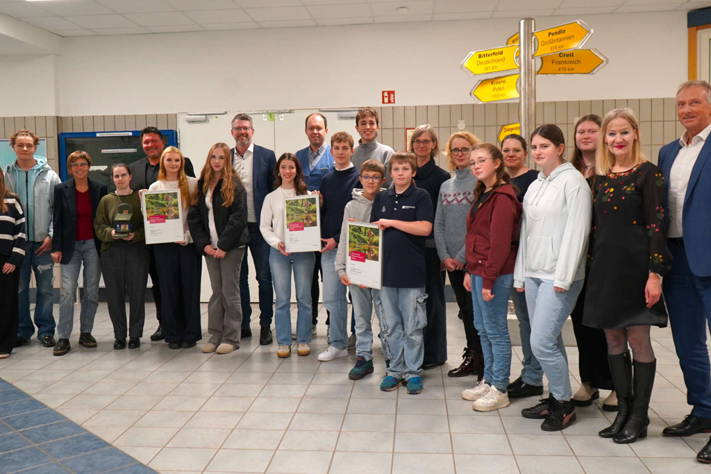 Bild zum Artikel: Albert-Schweitzer-/Geschwister-Scholl Gymnasium wird mit dem Westenergie Klimaschutzpreis ausgezeichnet