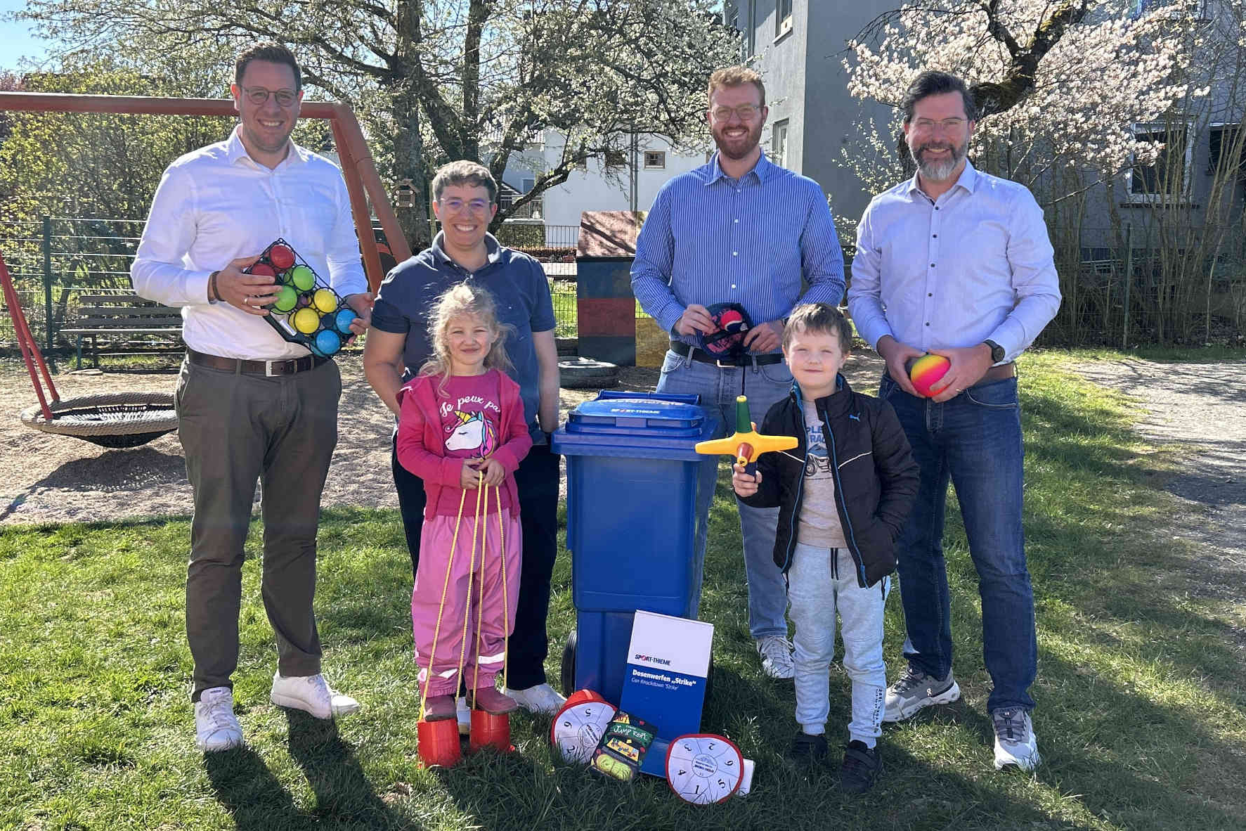 Bild zum Artikel: Neue Spielsachen für die Kita in Orenhofen